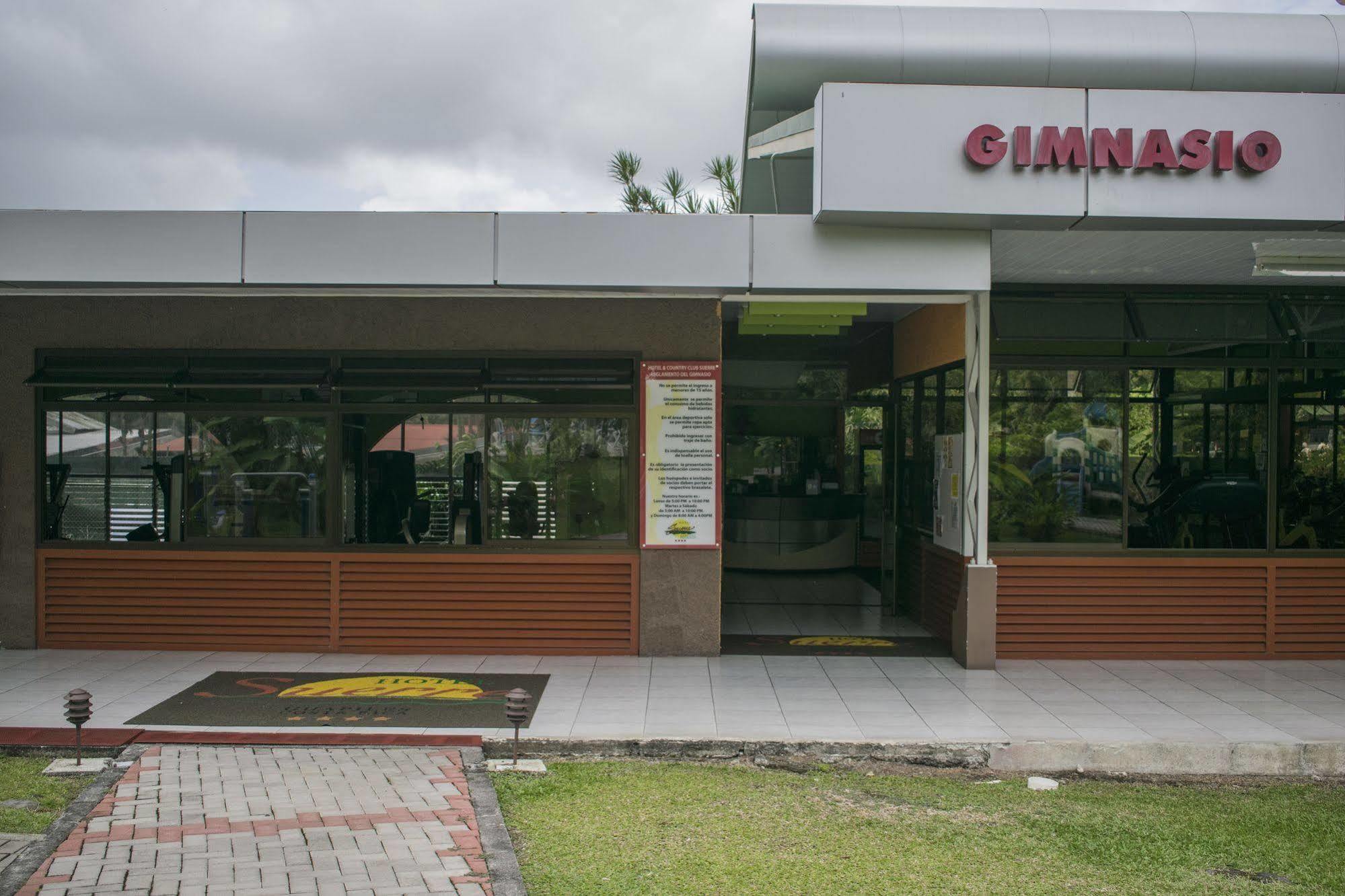 ホテル スエレ Guápiles エクステリア 写真